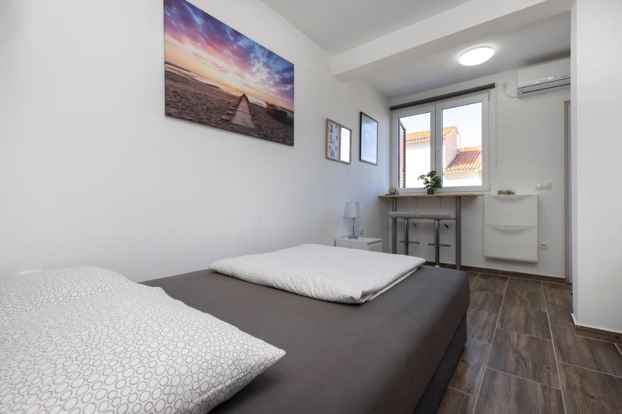 Studio Apartment Pinetree - Mali Lošinj Extérieur photo