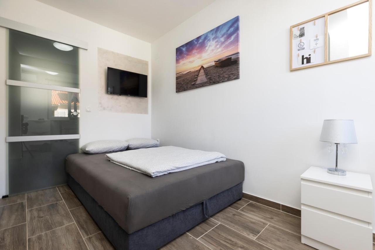 Studio Apartment Pinetree - Mali Lošinj Extérieur photo